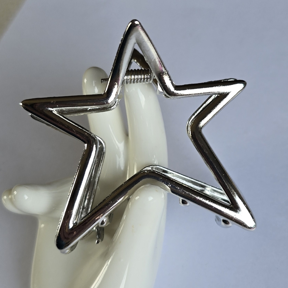 ⭐️ Metal Star Hair Claw